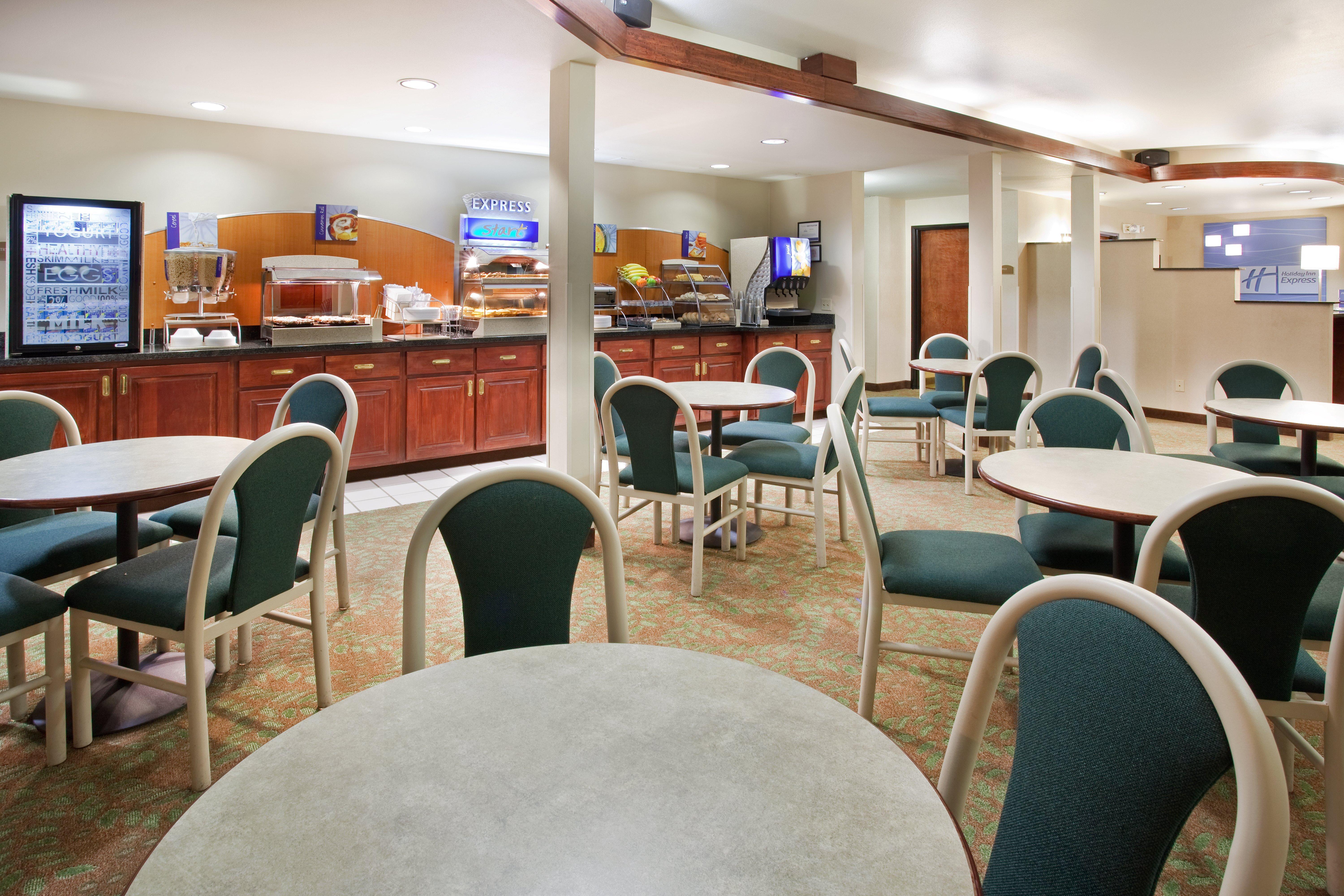 Hilton Garden Inn Colorado Springs Airport Exterior photo