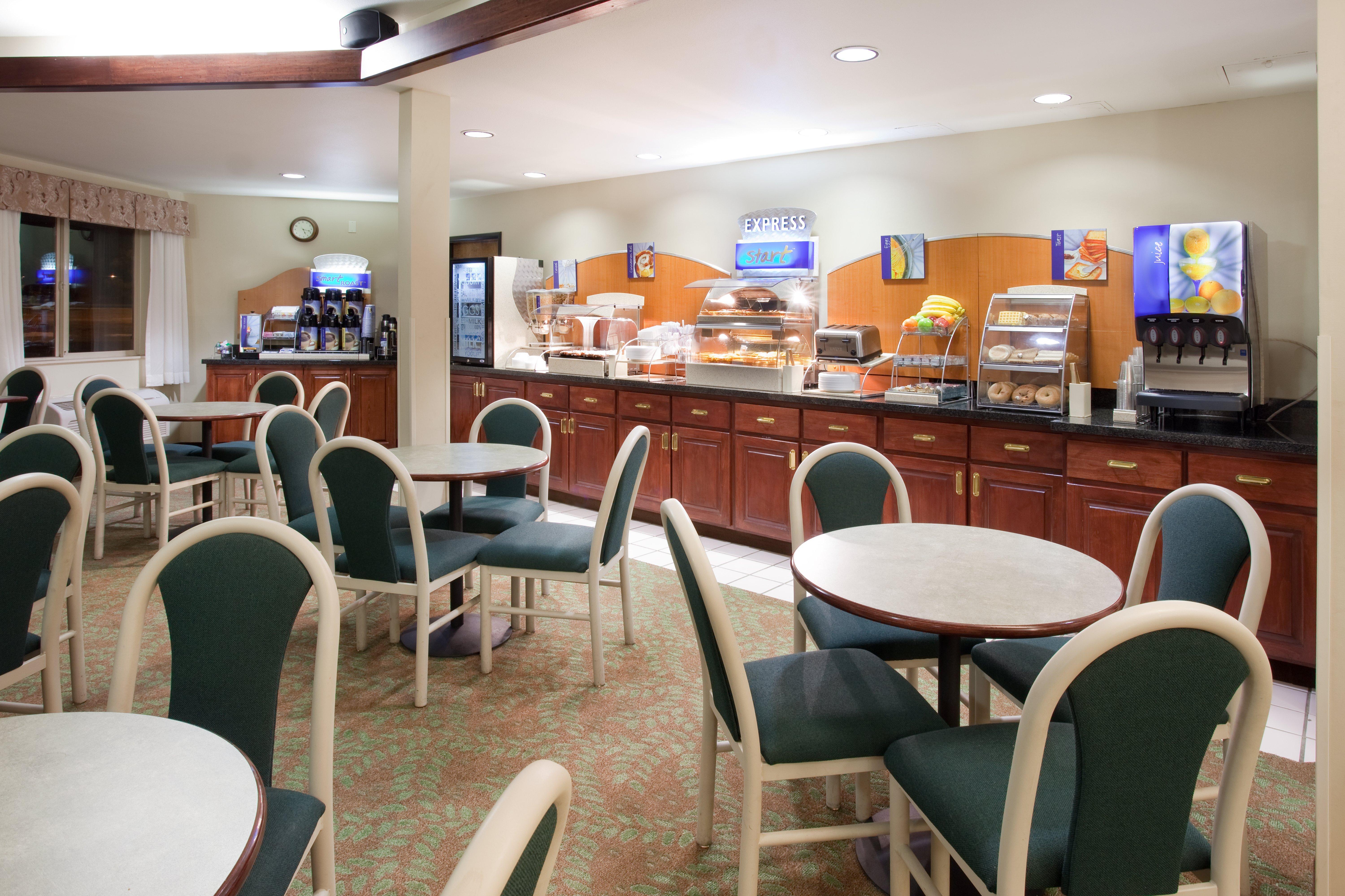 Hilton Garden Inn Colorado Springs Airport Exterior photo