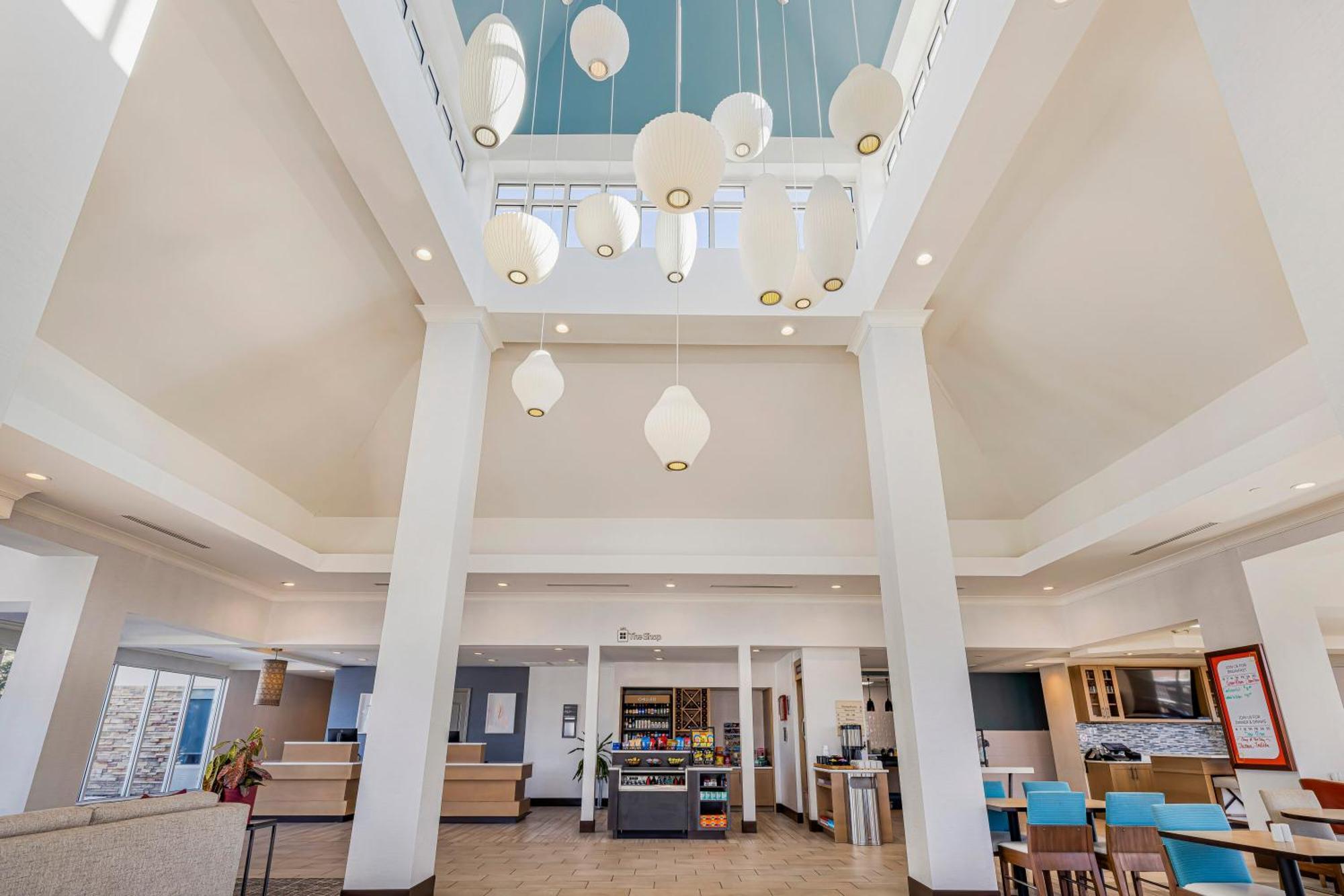 Hilton Garden Inn Colorado Springs Airport Exterior photo